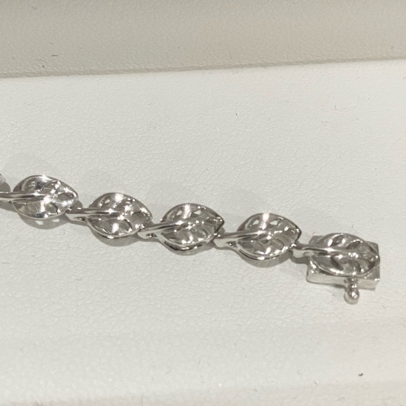 18k White Solid Gold Ruby/ Diamond Bracelet estimated evaluated over 13k - Picture 7 of 10